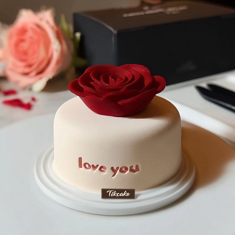 原创玫瑰主题翻糖鲜奶蛋糕（二）